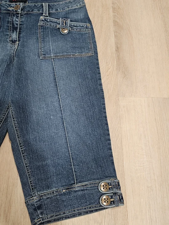 MXM Cropped Denim Capri Jeans Size 14 Blue Button Detail Y2K Style Festival - Picture 5 of 11